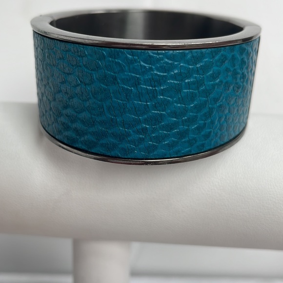 Swarovski Blue Crystal and Leather Bangle - Picture 4 of 6